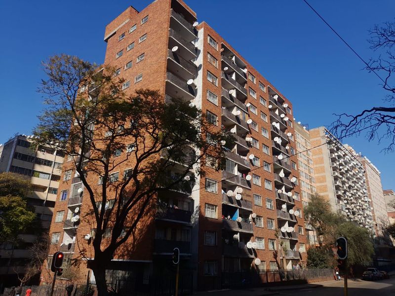 Spacious 87m2 unit offering 2 beds for sale in Berea