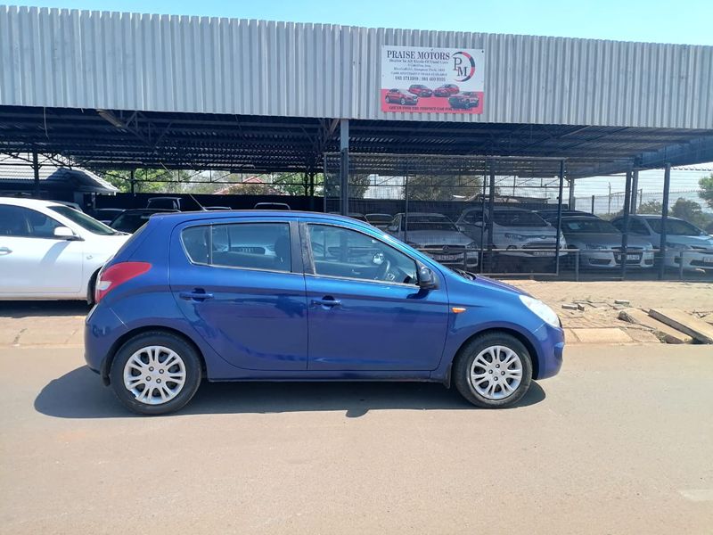 2013 Hyundai i20 1.6 GLS, Blue with 125000km available now!