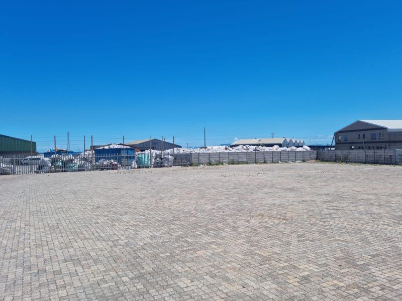 NEAT PAVED YARD FOR SALE IN BROADLANDS, STRAND