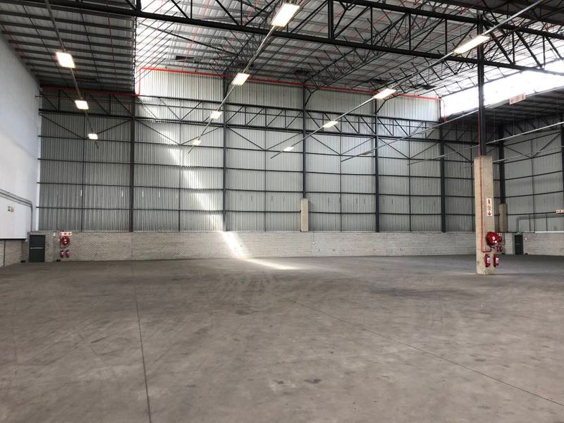 Premium Grade Warehouse available To Let in Montague Park