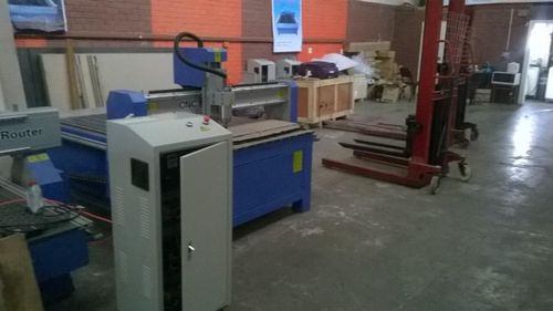 cnc routers 1300 1800m 3kw watercooled 220volt