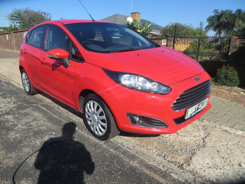 2015 Ford Fiesta 1.0 EcoBoost Ambiente, Red with 93000km available now!