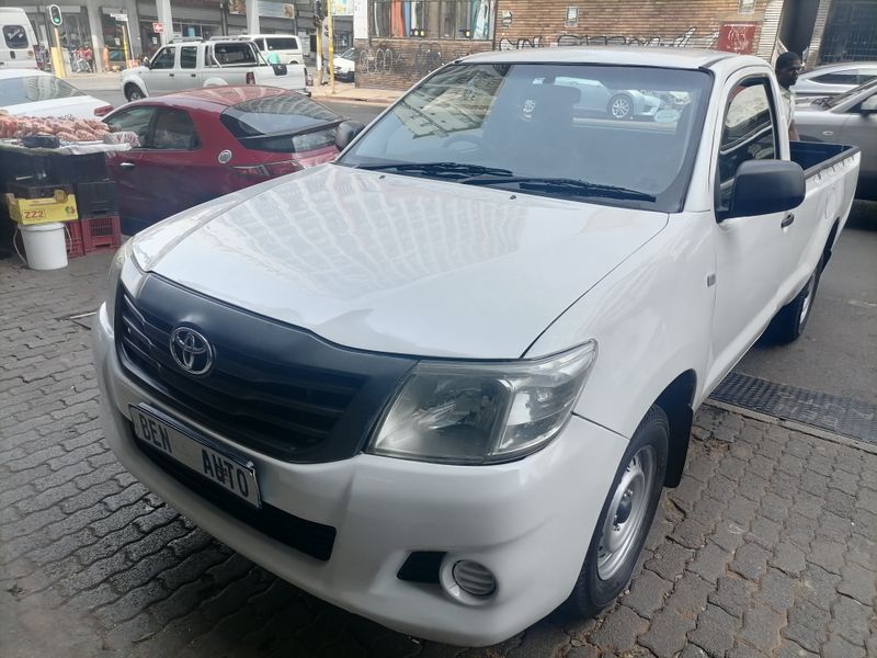 2015 Toyota Hilux 2.5 D-4D S, White with 96000km available now!