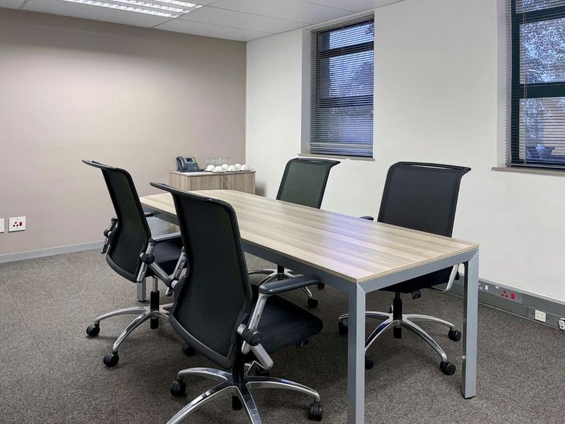 Private office space for 4 persons in Regus Rivonia Road Sunninghill