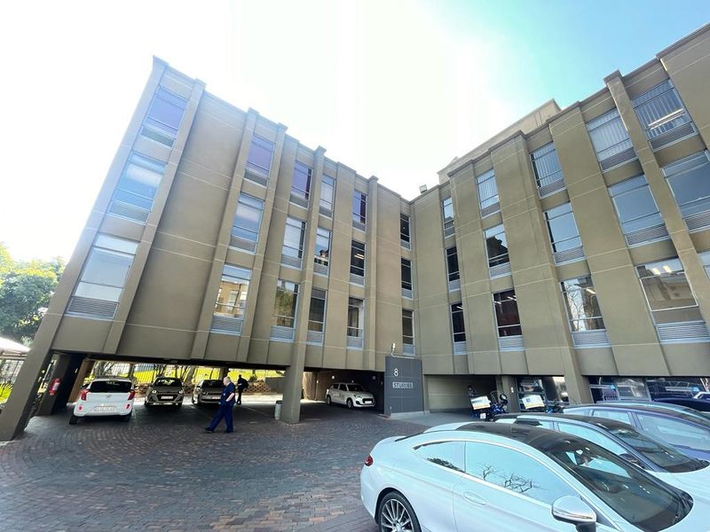8 Sturdee Avenue | Prime 2nd floor Medical suite in Rosebank to Let