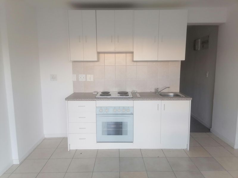 PAROW, 03 Clarendon Square - 1 Bedroom apartment with allocated parking bay for rent