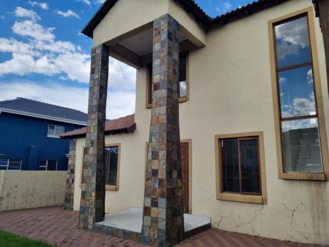 4 Bedroom with 4 Bathroom House For Sale Mpumalanga