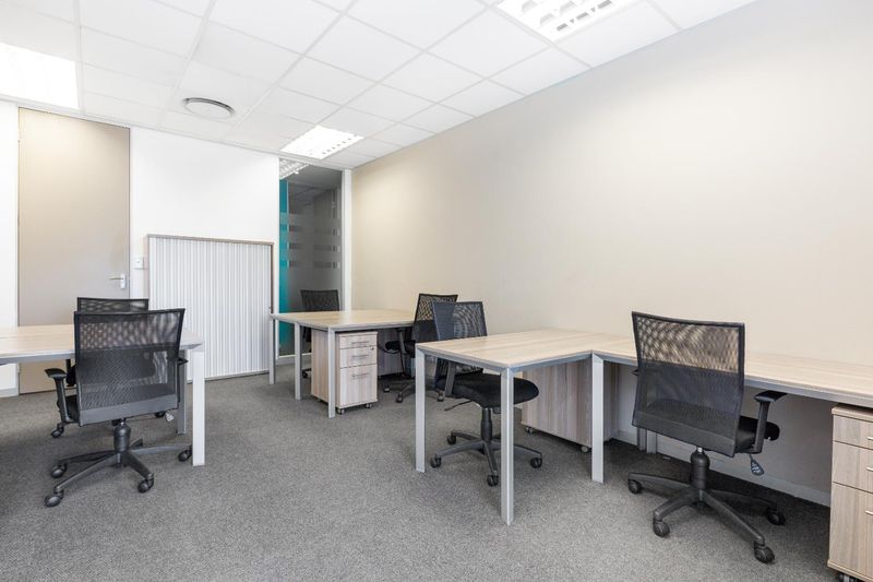 Private office space for 5 persons in Regus Tyger Valley, Willowbridge