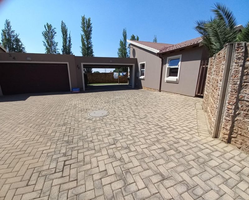DON&#39;T MISS OUT ON OWNING THIS LOVELY CLUSTER IN A SECURITY ESTATECALL FOR A PRIVATE VIEWING!