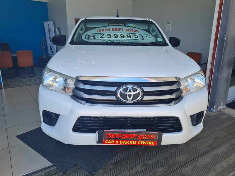 White Toyota Hilux 2.4 GD with 136580km available now!