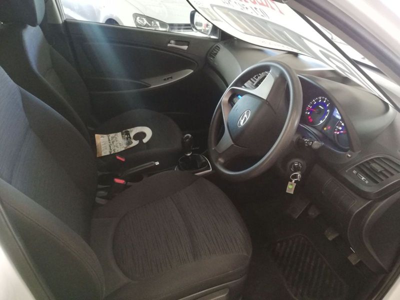 2017 Hyundai Accent 1.6 GL with ONLY 79856kms at PRESTIGE AUTOS 021 592 7844