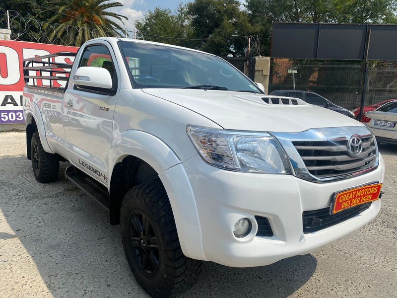 2014 Toyota Hilux 3.0 D-4D single cab in excellent condition and full service history,  107000km, R2