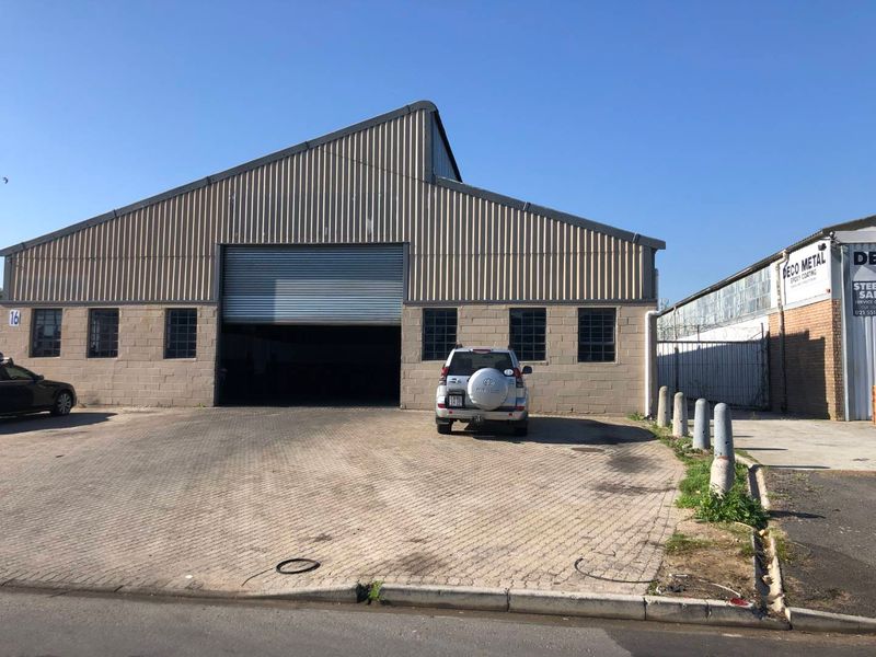 Open Plan Warehouse Available To Let !!