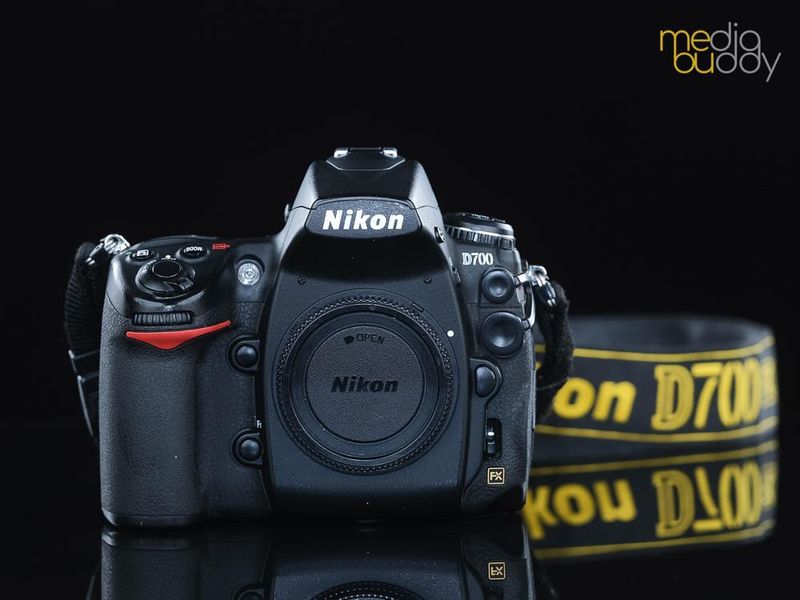 Nikon D700 Full-Frame (FX-Format) Digital SLR Camera Body