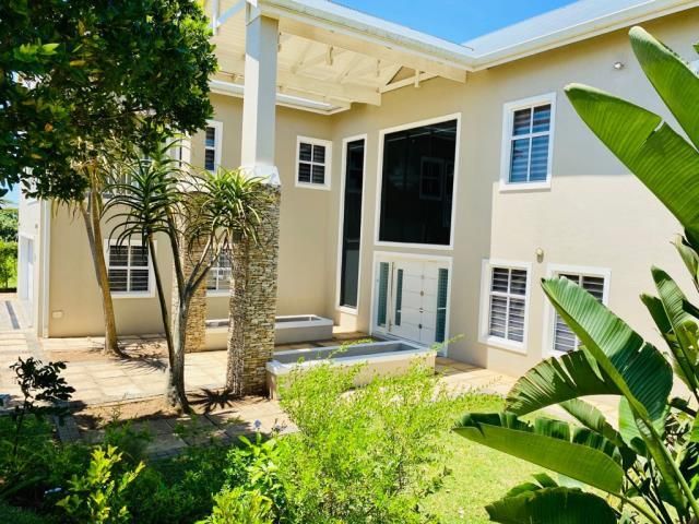 5 Bedroom House Forsale in Ballito Central
