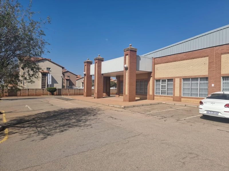 3 Lakeside Place | Benoni | Office to Let