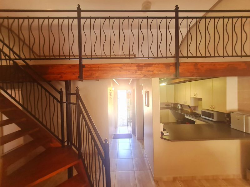 Stunning 3 bedroom with Study &amp; Loft Townhouse in Magalieskruin for sale