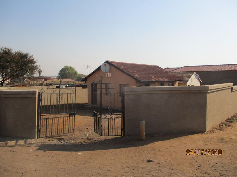 House in Kagiso For Sale