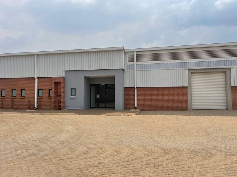 A grade unit for rent in Clayville - Twenty One Industrial Estate