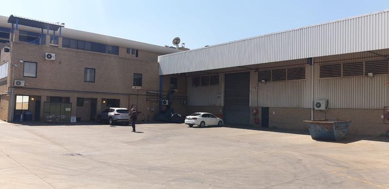 A grade industrial facility to let in Isando