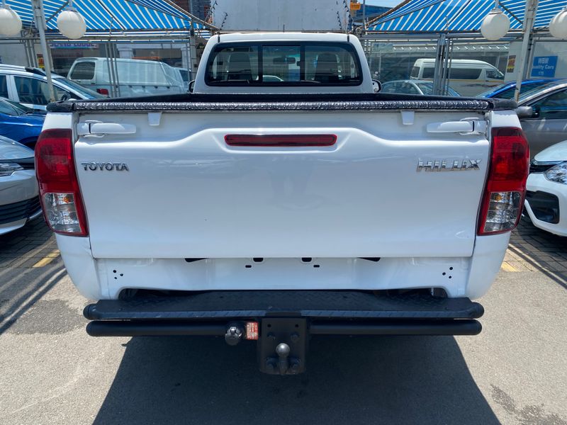 2017 TOYOTA HILUX 2.4 GD SRX  WITH  SINGLE CAB FINANCE CAN BE ARRANGE WHATSAPP- MOHAMMED (ZERO)72392