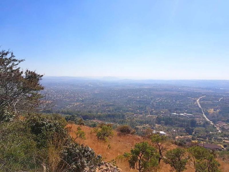 LAND FOR SALE IN ROODEPOORT, MAGNIFICENT VIEWS 5 Ha