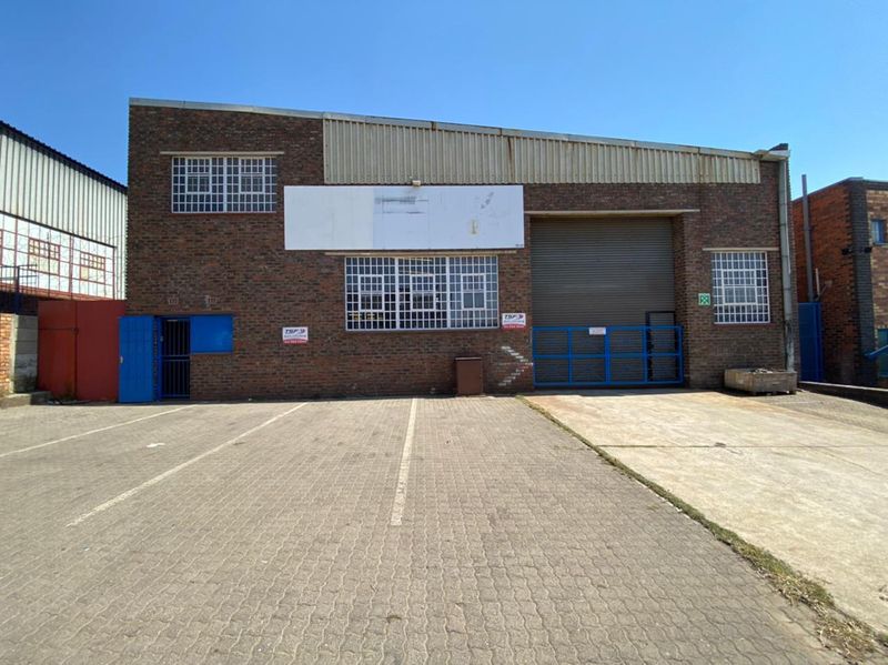 Stand alone industrial property to let in Delville