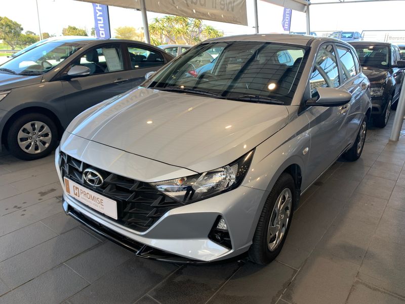 White Hyundai i20 MY21 1.2 Motion with 23000km available now!
