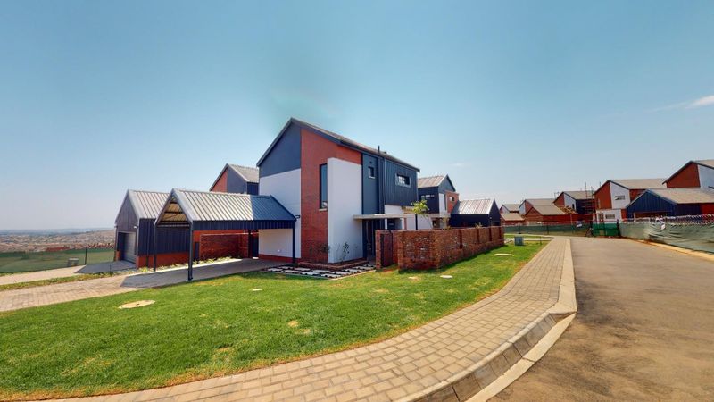 House in Wilgeheuwel For Sale