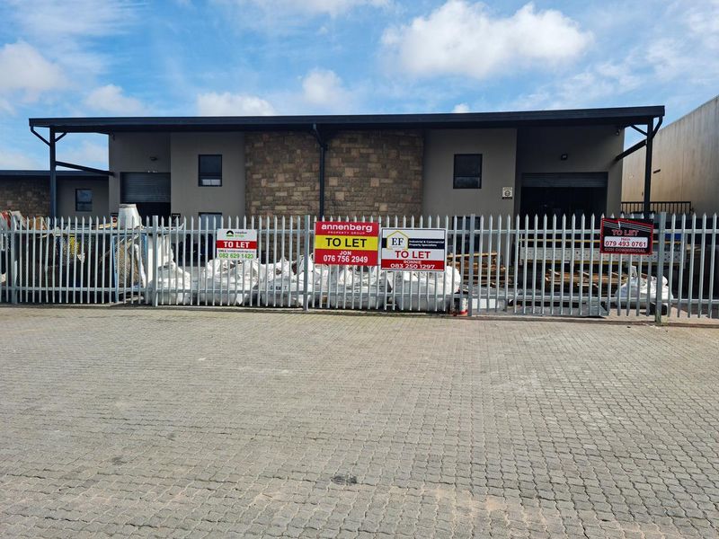 Modern 788m2 Factory / Warehouse with big enclosed Yard/parking Area TO LET in Saxenburg Park, Bl...