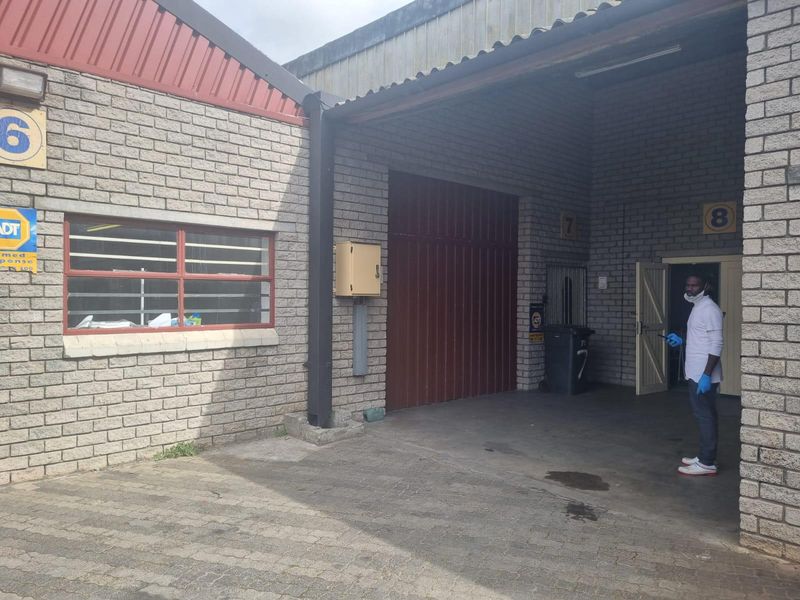 Evelyn Park | Warehouse To Rent in Evelyn Road, Retreat
