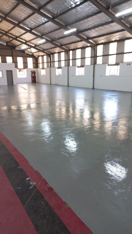 658m2 Factory with yard  to rent in Triangle farm - no loadshedding