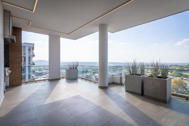 Bespoke 3 Bedroom Penthouse with exceptional Views!