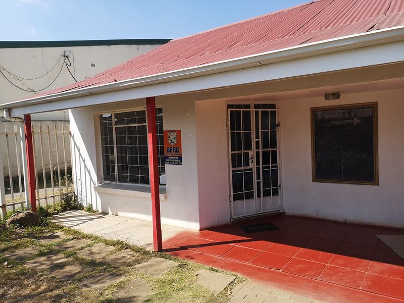 50m² Commercial To Let in Underberg at R76.00 per m²