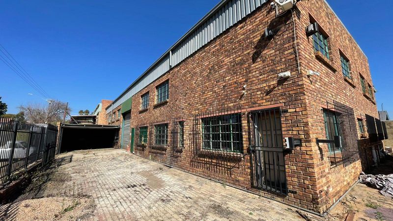 FREE-STANDING WAREHOUSE FOR SALE | SILVERTON