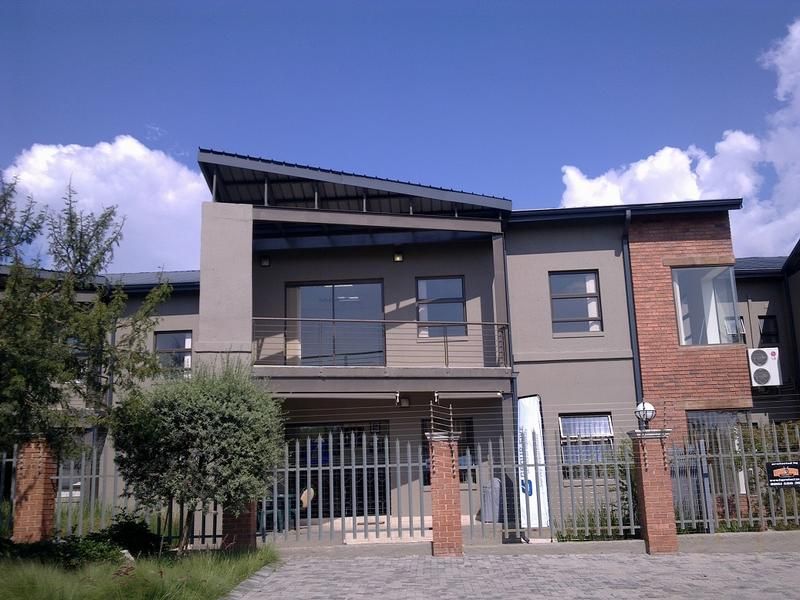 Office Suite to let (Ground Floor) - 330m2