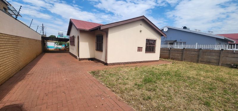 AFFORDABLE AND IDEAL STARTER HOME FOR THE FIRST TIME BUYER! LAUDIUM!