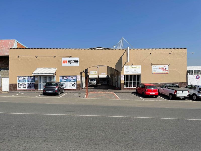 Commercial building for sale in Trichardt!  Excellent Rental investment opportunity