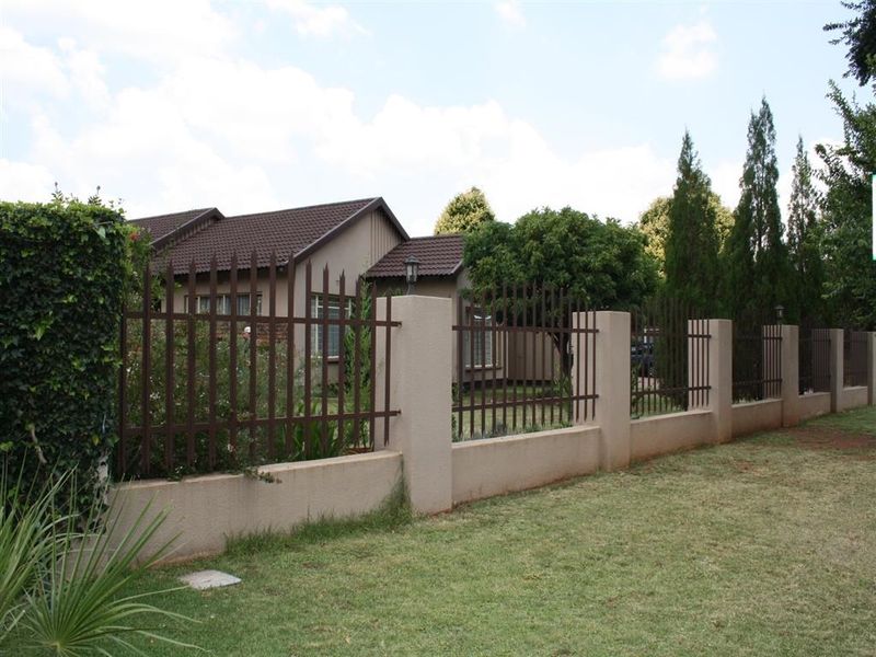 3 BEDROOM HOUSE FOR SALE IN GOLF PARK EXT 1