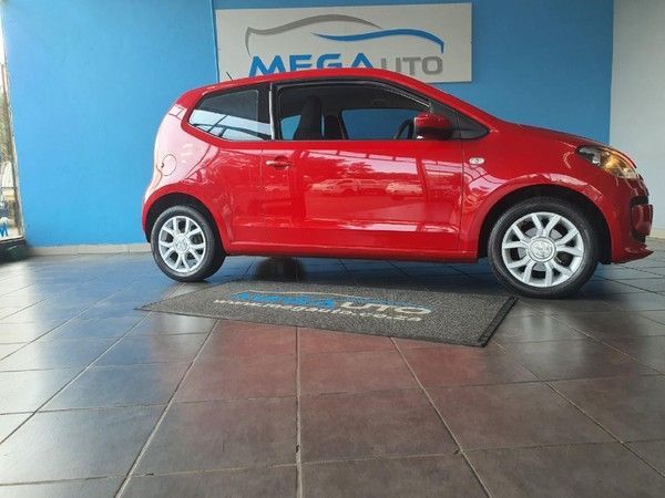 2016 Volkswagen Move up! 1.0, Red with 101300km available now!