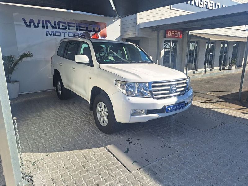 2008 Toyota Land Cruiser 200 4.5 D-4D VX AT, White with 266000km available now!