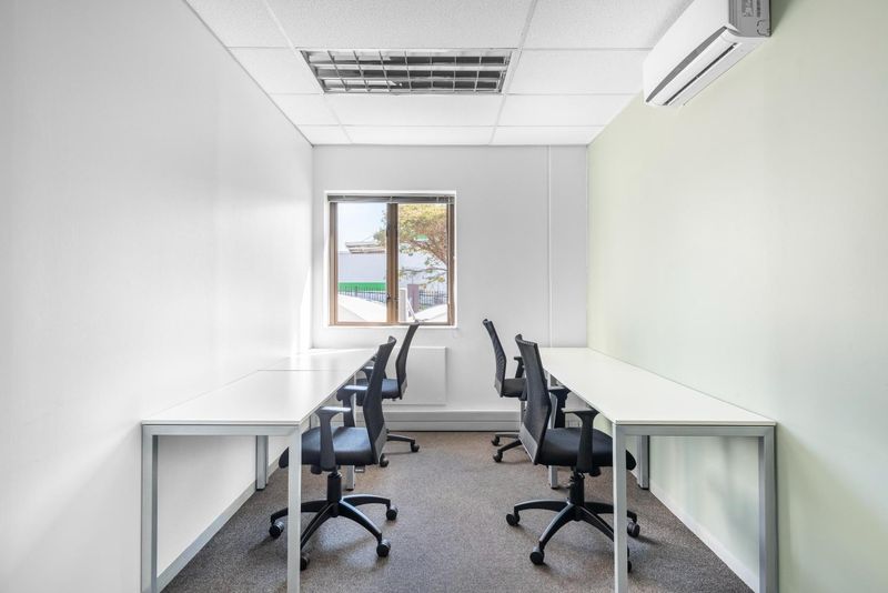 Fully serviced private office space for you and your team in Regus East Rand Stoneridge