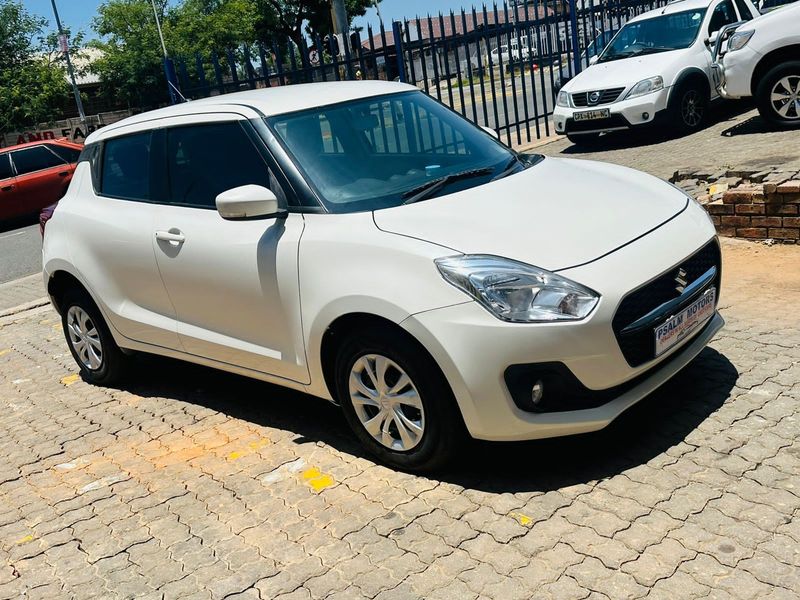 2020 Suzuki Swift 1.2 GL AT, White with 68000km available now!