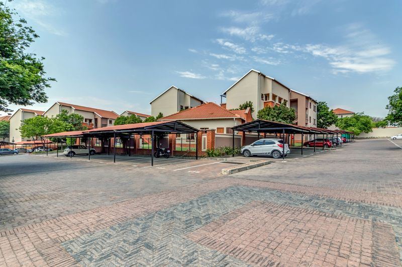 2 Bedroom Apartment / Flat for Sale in Lonehill
