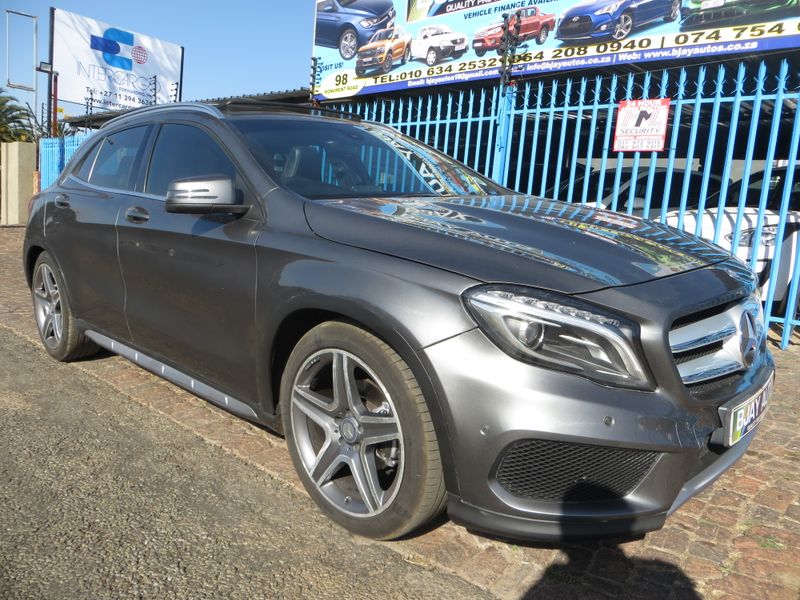 2015 Mercedes-Benz GLA 200 7G-DCT, Grey with 95000km available now!
