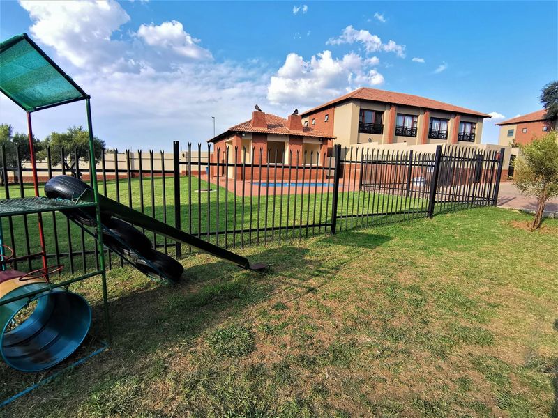 Townhouse in Garsfontein For Sale