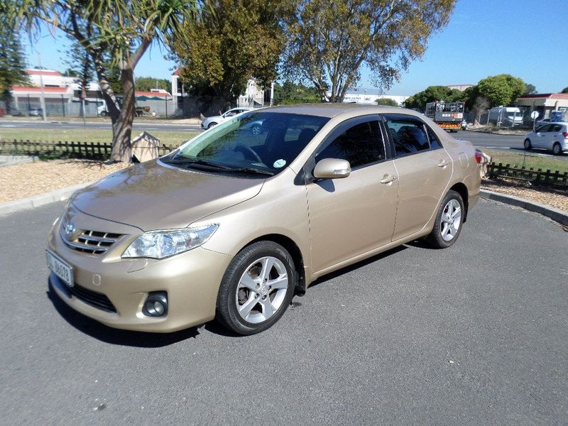 2012 Toyota Corolla 2.0 Exclusive, Gold with 220000km available now!