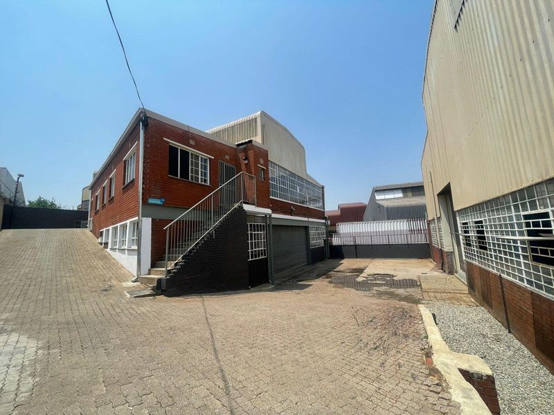 Upmarket industrial facility for rent in Sebnza