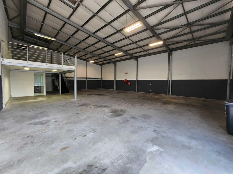 316m2 Warehouse to rent in Brackenfell