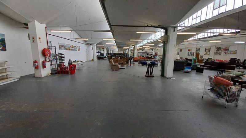 8 215m2 Factory to rent in Epping industria